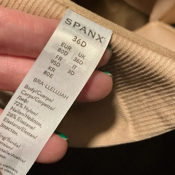 Spanx brand, size 36D, front clasp, neutral color,comfortable bra - Picture 3 of 3
